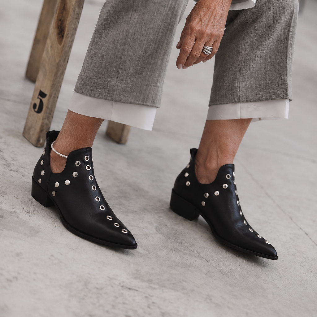 Roze | Studded Puntige Enkellaarsjes
