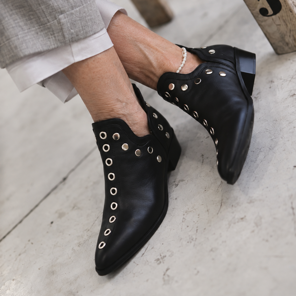 Roze | Studded Puntige Enkellaarsjes