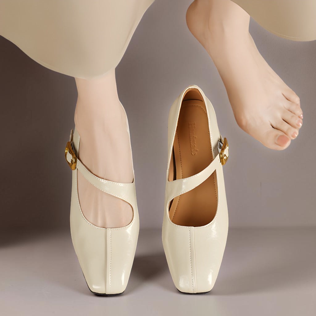 TESS | LEREN MARY JANES MET VIERKANTE NEUS